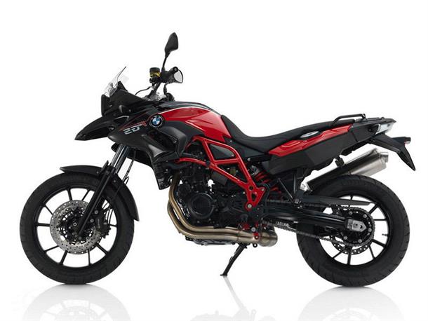 بررسی موتورسیکلت بی ام و F700 GS مدل 2015